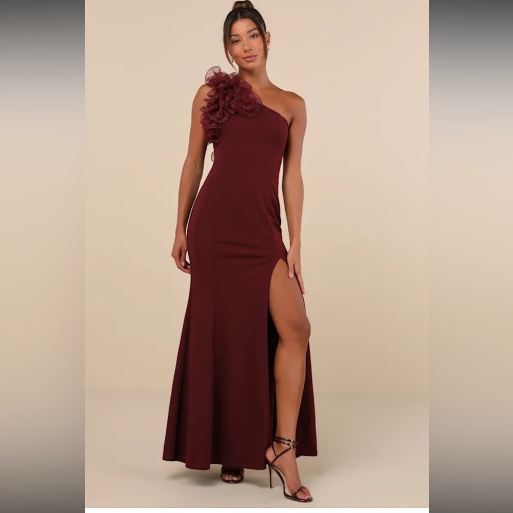 Lulus Plum Stunningโ Significance One-Shoulder 3D
Ruffled Slit Maxi Dress NWOT S